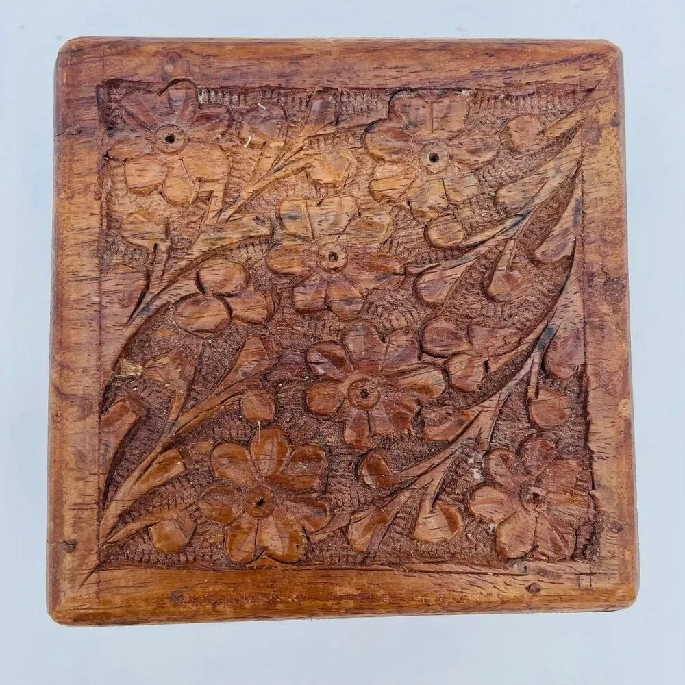 Vintage Decorative Carved Hinged Wooden Trinket Jewelry Snuff Box w/ Flowers